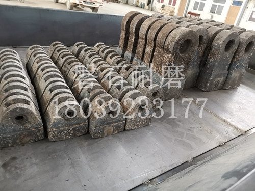 华体会网页登录入口注册:200吨破碎机低平板运输车图片